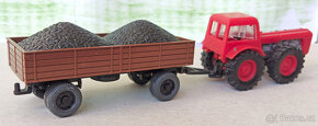 Modell Fahrzeuge. Traktor + vlek Wiking. 1:87. Délka 13 cm. - 6