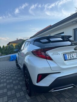TOYOTA C-HR GR Sport 2.0 Hybrid 2022 - 6