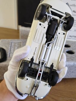 Jaguar E- Type 3.8 MK1 1:18 Autoart - 6