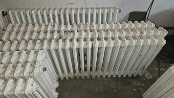 Prodám 6 ks úzkých litinových radiátorů - 6
