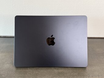 MacBook Air 13'' 2022 / M2 / 8GB / 256GB / Midnight - 6