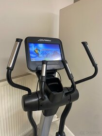 Life Fitness Discover SE 95x - eliptický trenažer TOP - 6