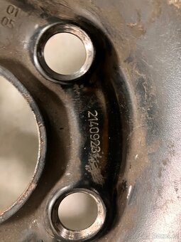 Prodám zimní kola+disky - 6