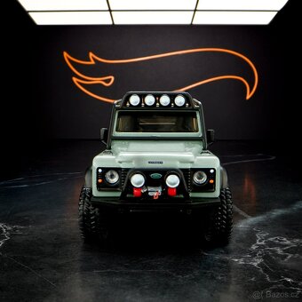 Hot Wheels Elite 64 Land Rover Defender 90 Pickup - 6