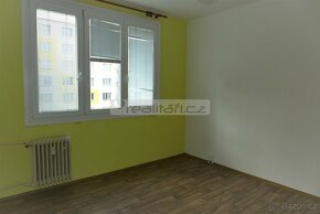 Prodej prostorného bytu 2+1 po rekonstrukci v Plzni ve Skvrň - 6