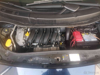 Renault Grand Scenic 2,0i - 6