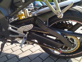 Yamaha YZF R1 - 6