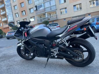 Yamaha r6 - 6