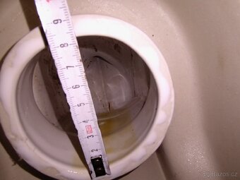 WC v dobrém stavu - 6