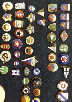 sportovní odznaky - převážně fotbal a hokej - 6