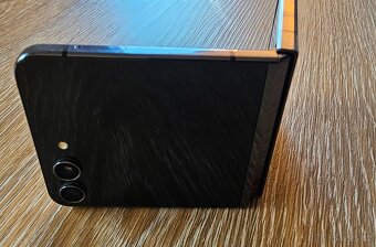 Prodám Samsung Galaxy Z Flip 5 – 512 GB, černý, JAKO NOVÝ - 6