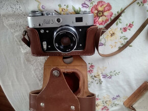 Starý fotoaparát zn. FED 3 s kož.brašnou - 6