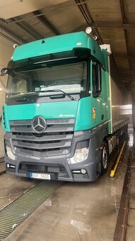 tahač Mercedes Benz 1845 Low deck a návěs Schmitz - 6