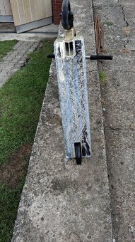 Prodám koloběžku NATIVE STEM zlatou - 6