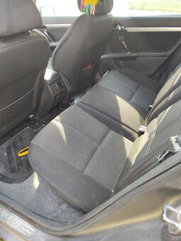 Peugeot 407 SW - 6