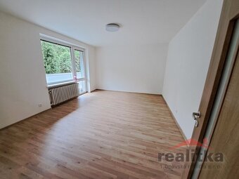 Pronájem luxusního bytu 3+1, s balkónem, 77m2, Opava, ul. Hr - 6