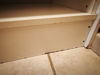 Přebalovací pult a komoda - 6