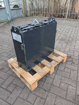 Trakční baterie 24V 225A - 6