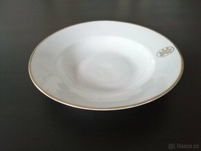 Hluboké bílé porcelánové talíře - 6