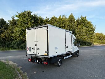 IVECO 3.0 HI-MATIC MRAZÁK -32 ZÁSUVKA LED ŠVĚTLA - 6