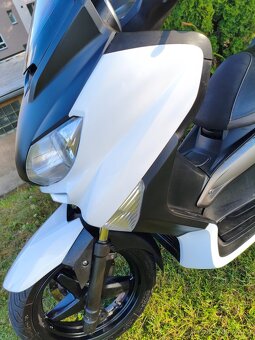 Yamaha X-Max 125i Business ABS CZ TP - 6