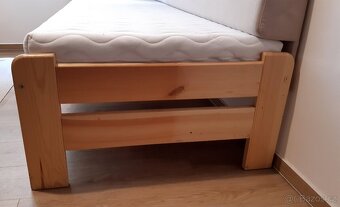 Postel 80x200, masiv borovice + matrace + čalounění - 6