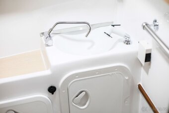 MARINELLO 650 CABIN + HONDA BF 150D LRU(stříbrná) - 6