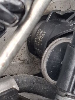 Vstřikovací trysky / Lišta - rampa vw touareg 3.0D / 165 k.w - 6