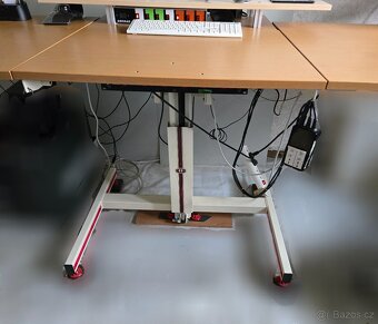 Speciální el. polohovací pracovní stůl - 6