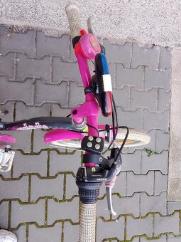 Author Melody 20 - 6