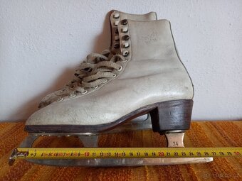 Dívčí / dámské lední brusle - 6