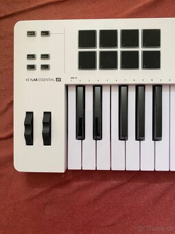 Prodám Arturia KeyLab Essential 49 MK3 White - 6
