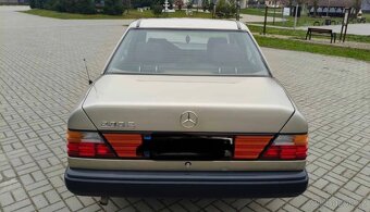 Mercedes-Benz 200E - 6