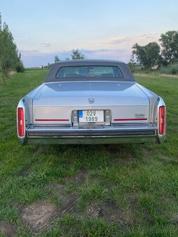 Cadillac Brougham - 6