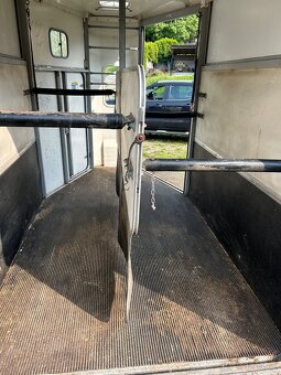 Přepravník na 2 koně Ifor Williams HB 511 - 6
