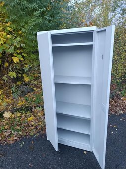 Zánovní plechová skříň - 6