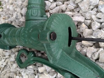 Dekorativní zdobená pumpa - 6