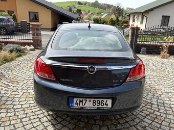 Opel Insignia 2.0CDTi 4X4 SPORT - 6
