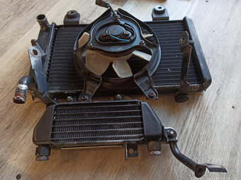 Chladiče+ventilátor na Triumph Tiger 955i R.V.2002 - 6