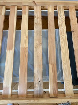 Dřevěná postel IKEA 90x200 s matrací - 6
