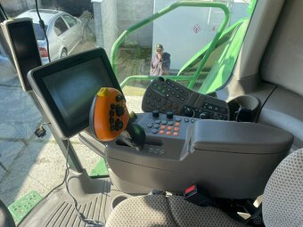 John Deere S680 - 6