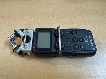 Zoom H5 Handy Recorder + SGH-6 Shotgun Mic Capsule - 6
