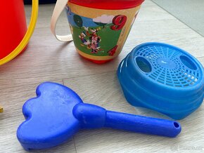 Disney Mickey Sada na písek - kyblík, lopatka, sítko, 8 ks - 6