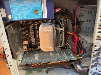 PC skříň + komplet - 6