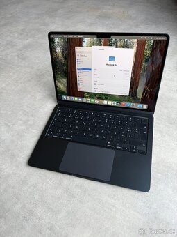 Apple MacBook Air 13”, M2 / 8GB / 256GB / temně inkous - 6