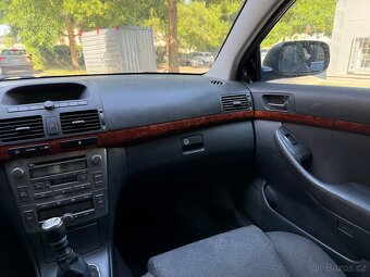 Toyota Avensis 2.2 D-Cat Kombi manual - 6