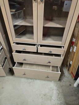 HEMNES VITRÍNA - 6