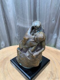 Krásná malá bronzová socha realizované sochy „Le Baiser“ - 6