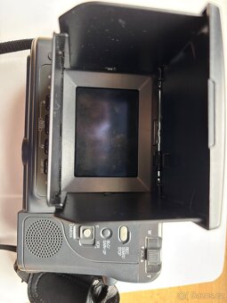 Sharp VIEWCAM Hi-Fi 8 Monaural - 6