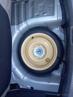 Mazda 2 1,5 benzín 76kw , výhřev sedaček - 6